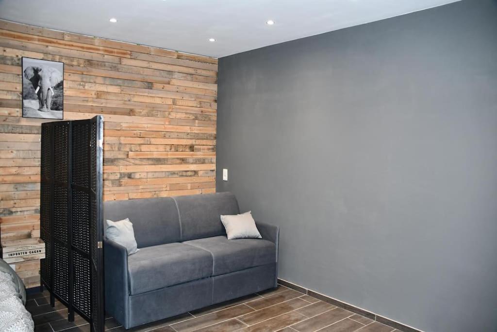 Logement In Wood Brugelette Εξωτερικό φωτογραφία