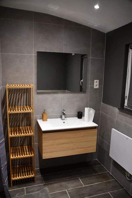 Logement In Wood Brugelette Εξωτερικό φωτογραφία