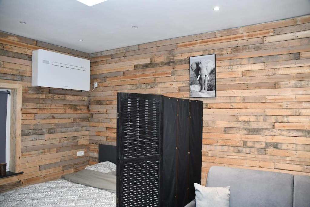 Logement In Wood Brugelette Εξωτερικό φωτογραφία